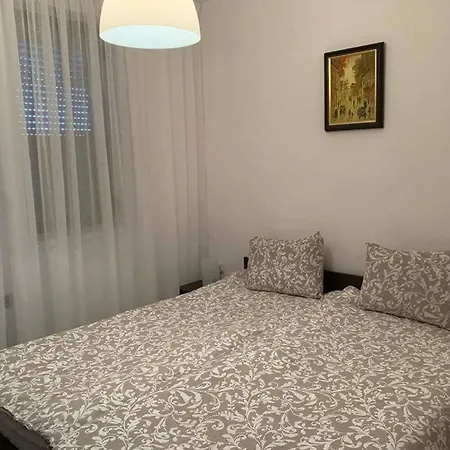 Apartman Elegant Two Bedroom - Location *