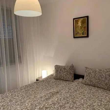 Elegant Two Bedroom - Location דירה בנסקו