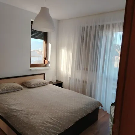 Elegant Two Bedroom - Location דירה *